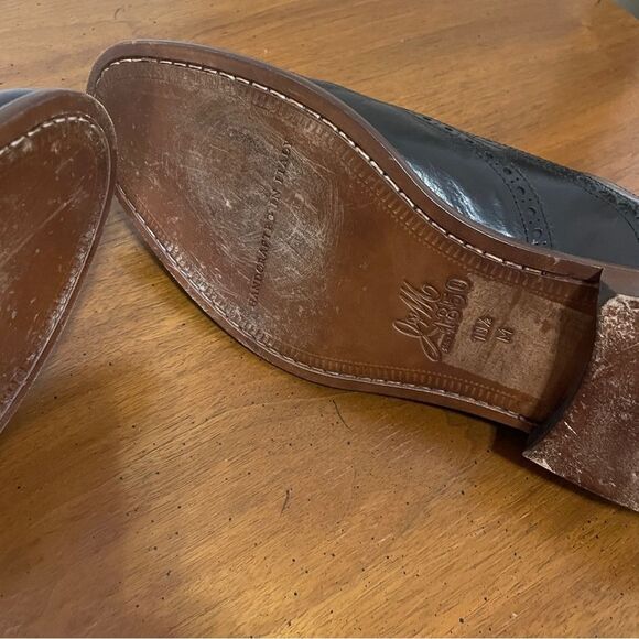 Men’s- Johnson and Murphy Black 10.5 great condition!! Wingtip, leather crafted - Picture 8 of 15